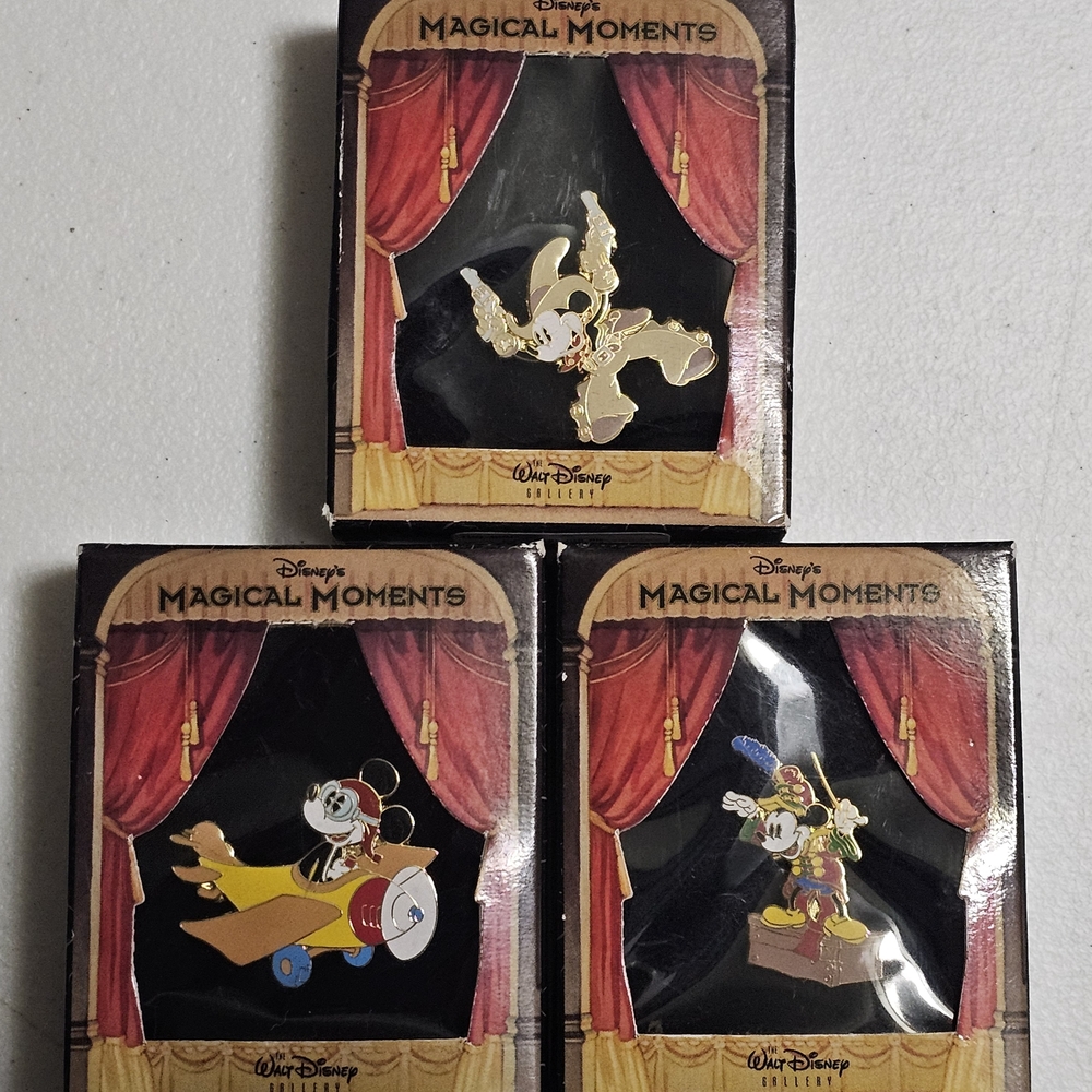 Disney Store Mickey Thru The Years Magical Moments Lot Of 3 Pins